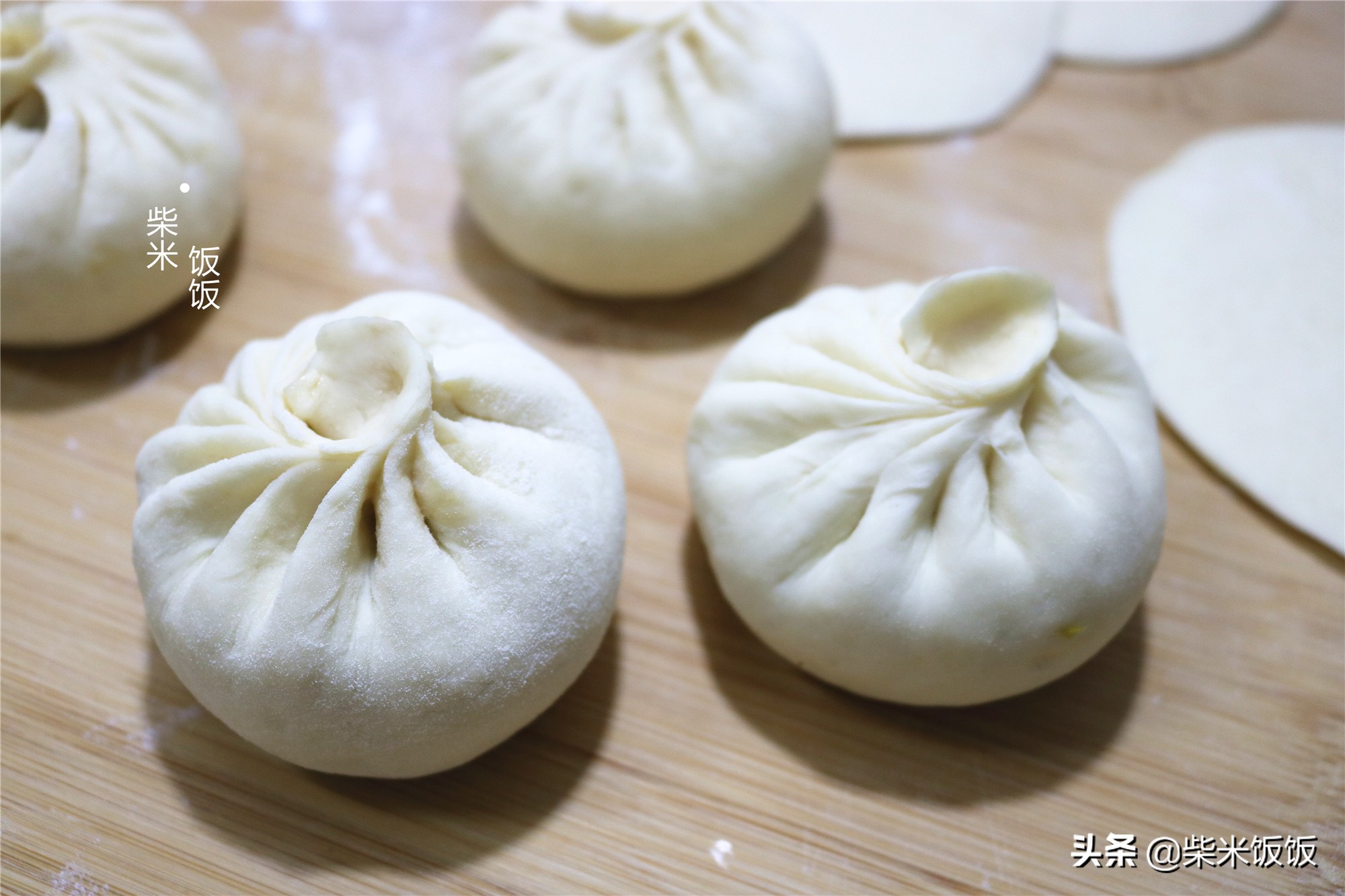 白菜包子这样做，不放一点肉，美味赛过大肉包，太好吃了