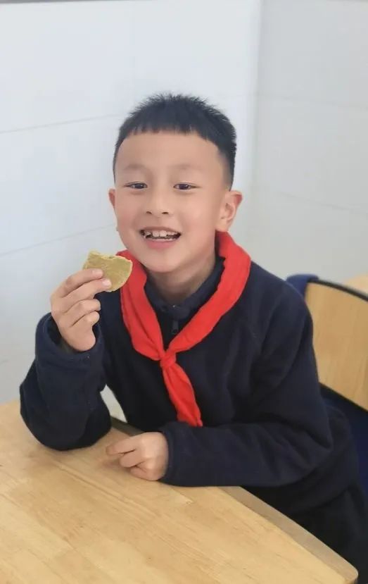 成都高新区朝阳小学开展“节气深耕·清明节气”主题活动