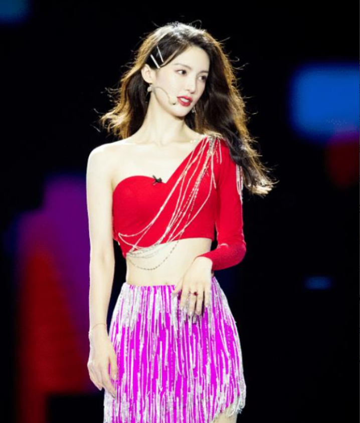 瘦到病态、整容成瘾，痴迷于少女人设，内娱的畸形审美太可怕