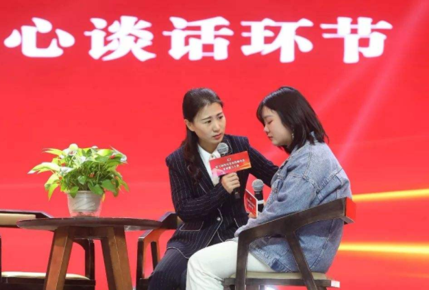 一211高校招聘专职辅导员，年薪不低于18万，但对年龄有要求