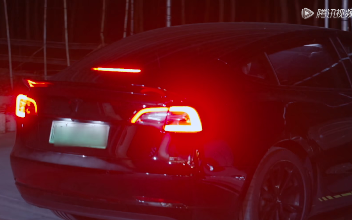 半熟恋人：开30万的车，扒王能能的收入，他不介意罗拉有孩子？