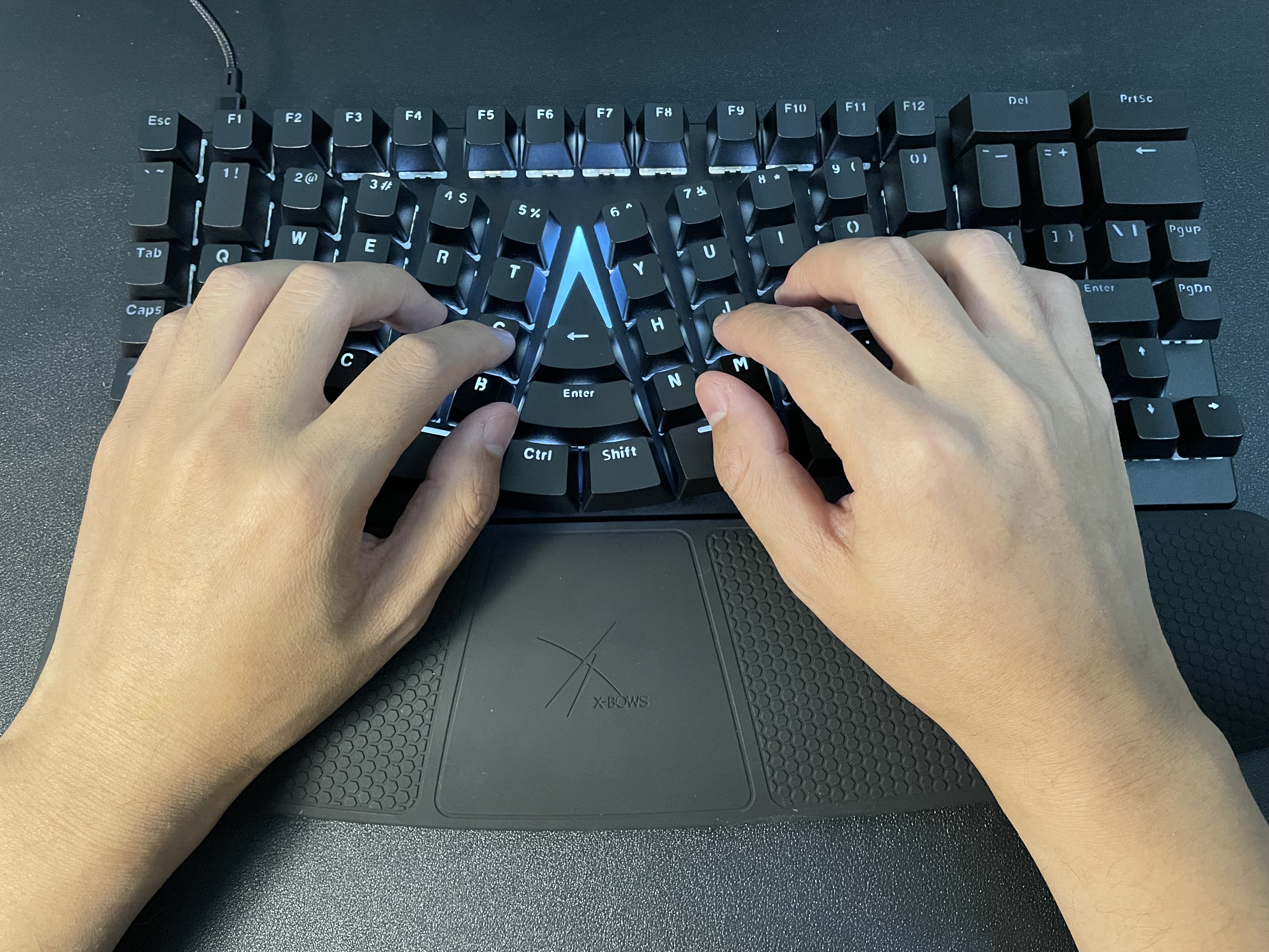 X-Bows Lite人体工学机械键盘，远离腱鞘炎，码字也能轻松自如