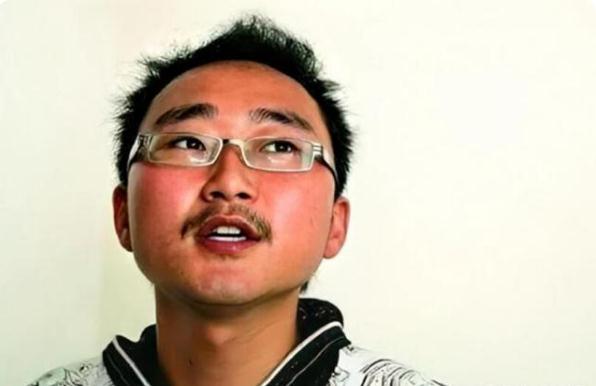 高考作文字体无人识，仅得6分被破格录取，结果他却打烂一手好牌