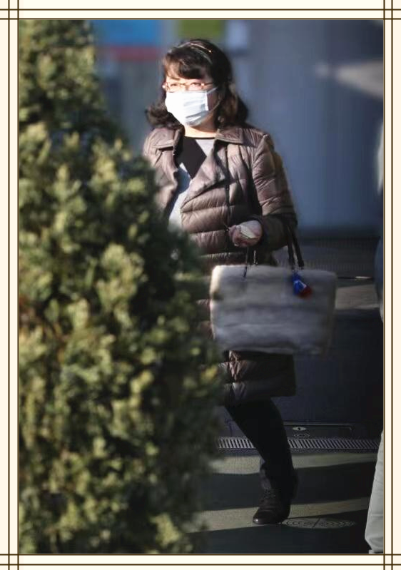 “樱花美人”山口百惠，结婚43年成模范夫妇，巅峰退圈成就经典