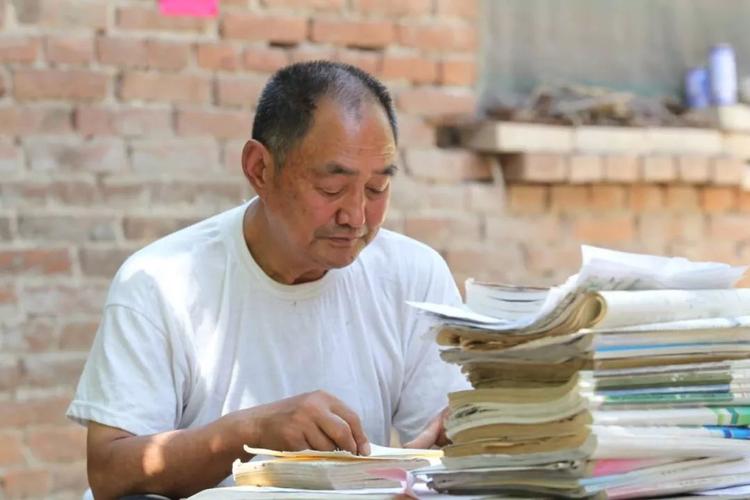 84岁大爷参加高考，自信满满估分630，成绩出来后却“不敢声张”