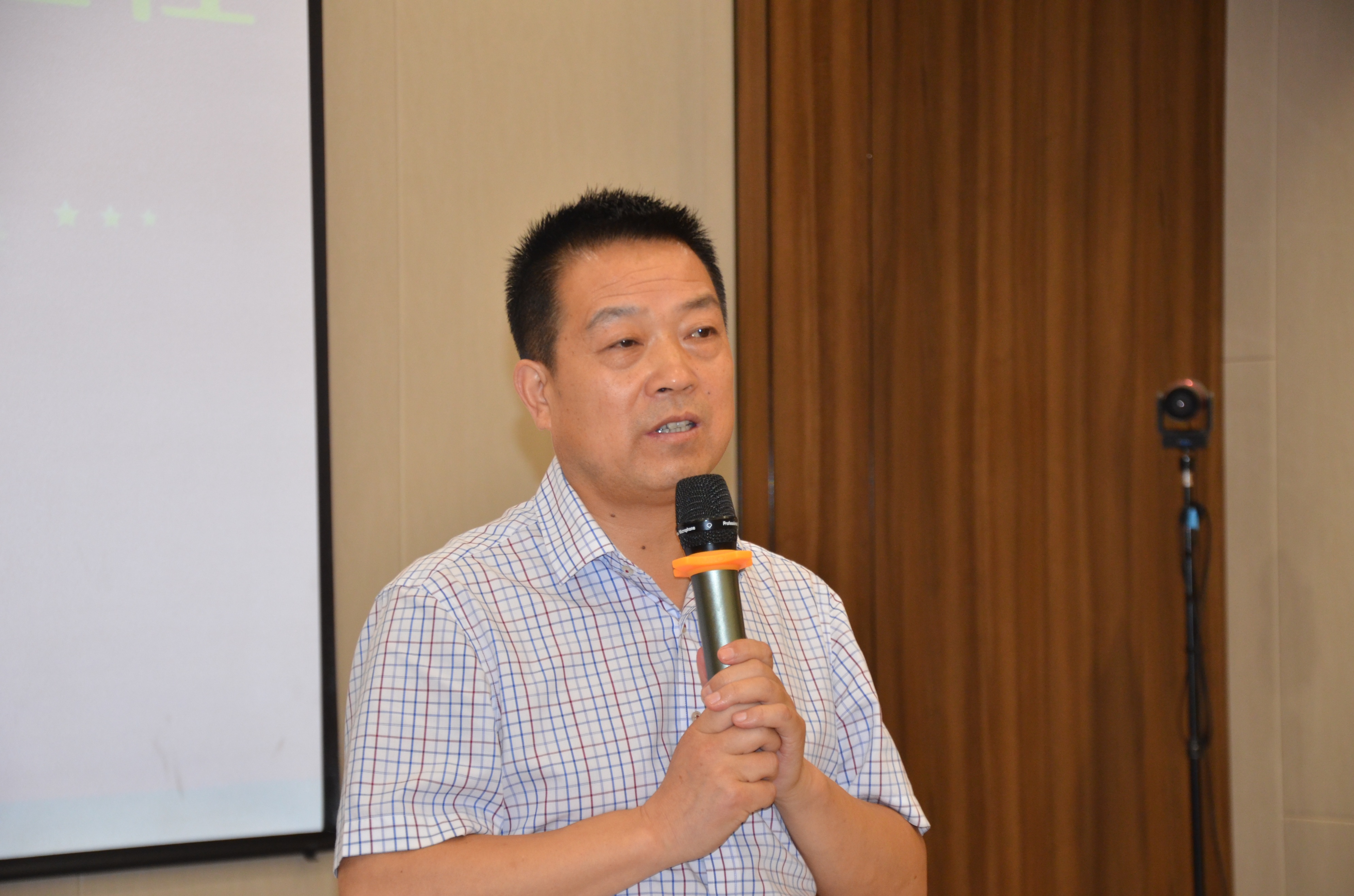 喜迎二十大，奋进新征程：工业园区机关党支部与企业共庆党的生日