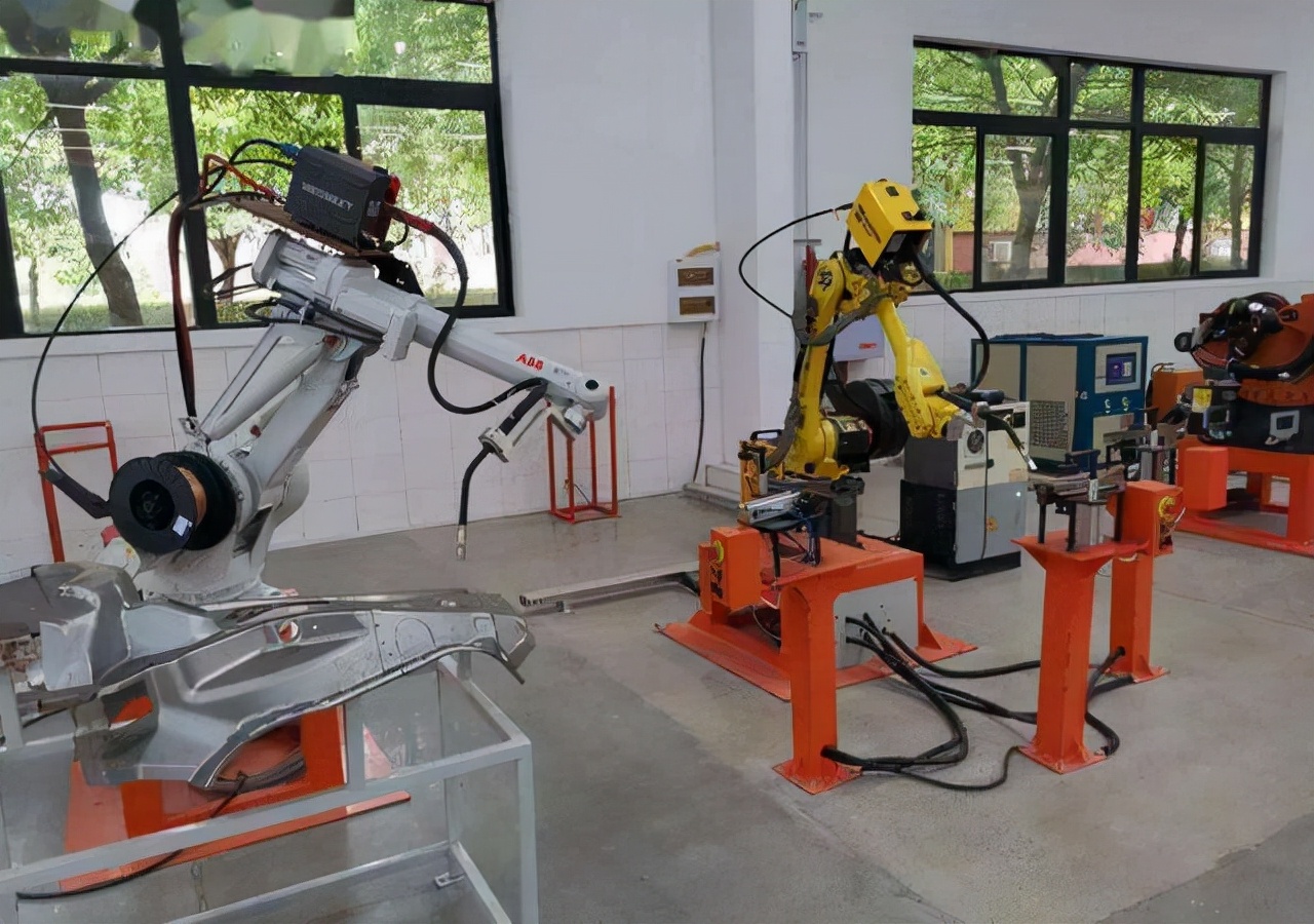 潜力巨大的3个“新工科”专业，毕业后就业不愁，发展有“钱途”