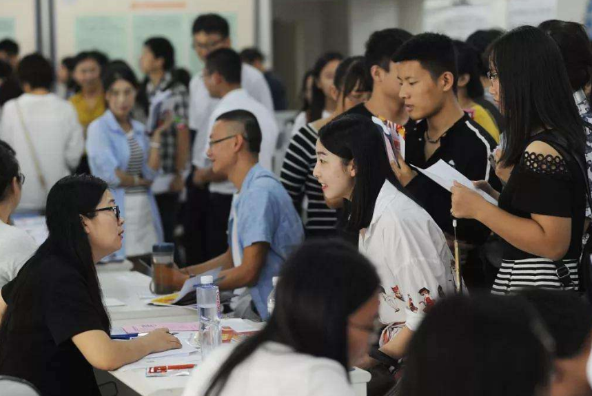 国内大学共分为八大等级，普通学生考进第四级，已经足够优秀