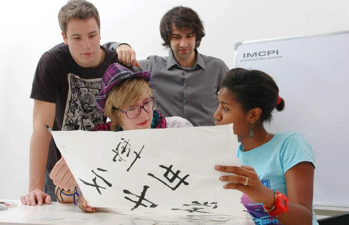 高考成绩出来之后，文科生报考什么专业好，这些专业就业前景好