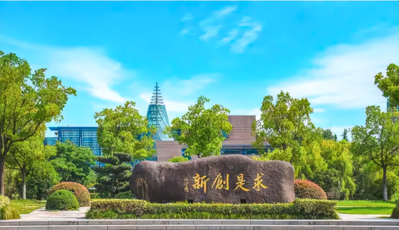 中国10所“最美”大学，清华北大上榜，厦门大学深受大学生们青睐