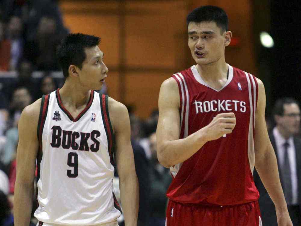 易建联在nba什么水平(2007年，第6顺位被选中！NBA首秀，易建联是何表现？数据太全面了)