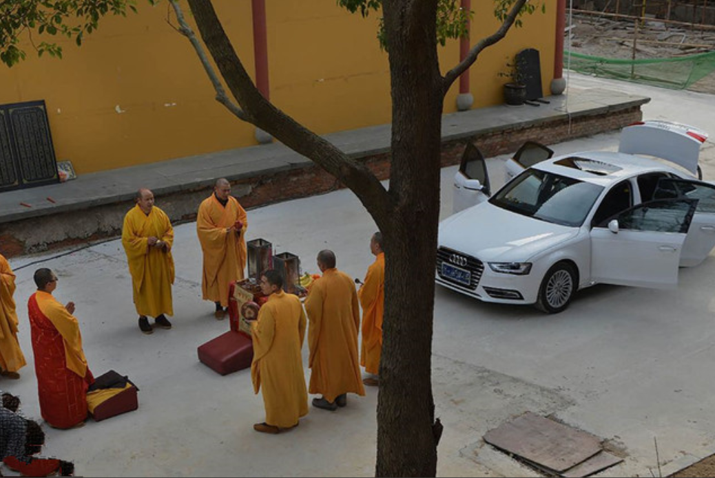 通缉犯徐心联：潜逃17年，初中生混成佛门高僧，一部手抄经卖50万