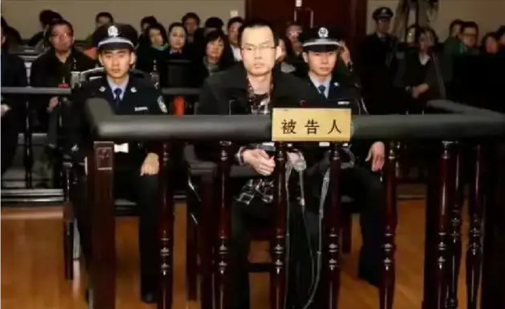 2013年，复旦“投毒案”：林森浩被判死刑，177名师生为他求情