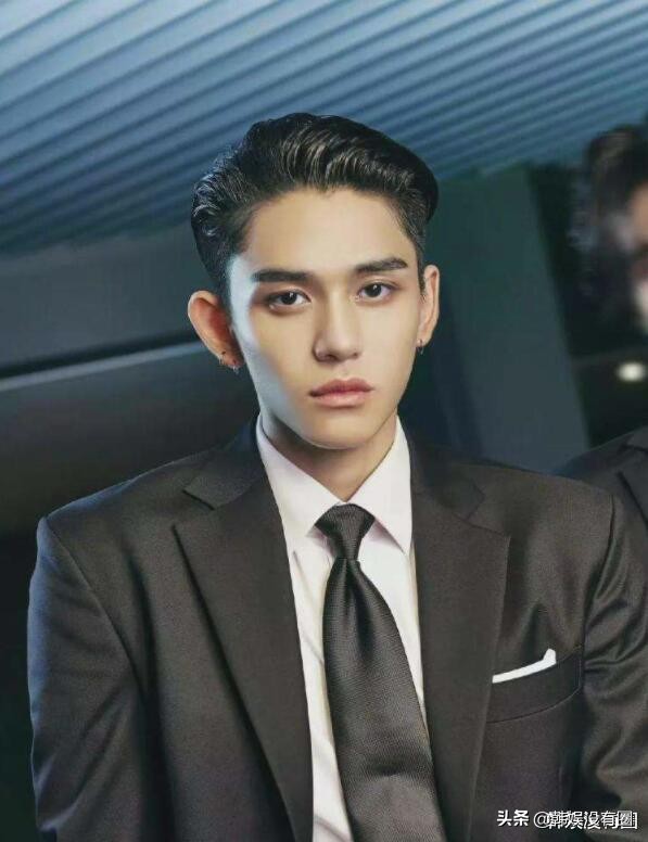 想复出lucas黄旭熙更新sns曾因私生活争议暂停活动