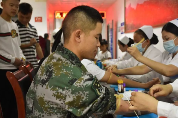 大学生迎好消息，可以“带编入伍”，退伍后直接到事业单位上班