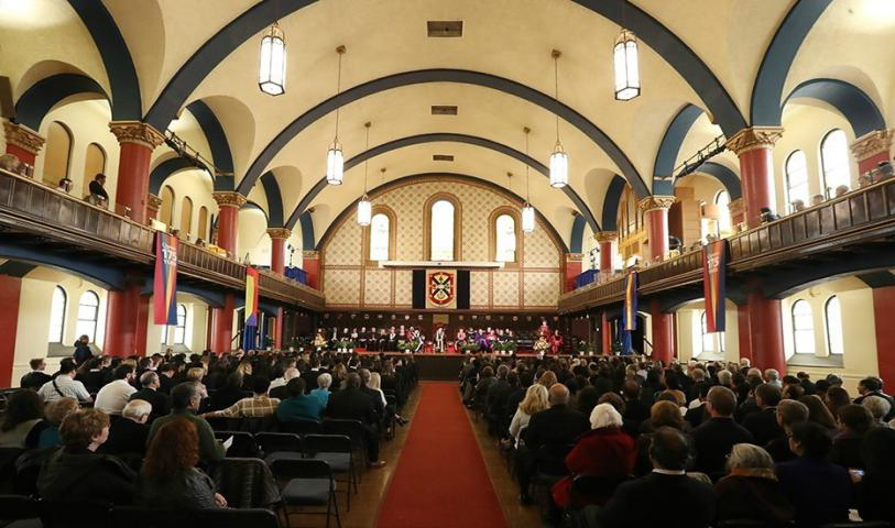 加拿大皇后大学，中外合办无语言要求，获双证效力证书