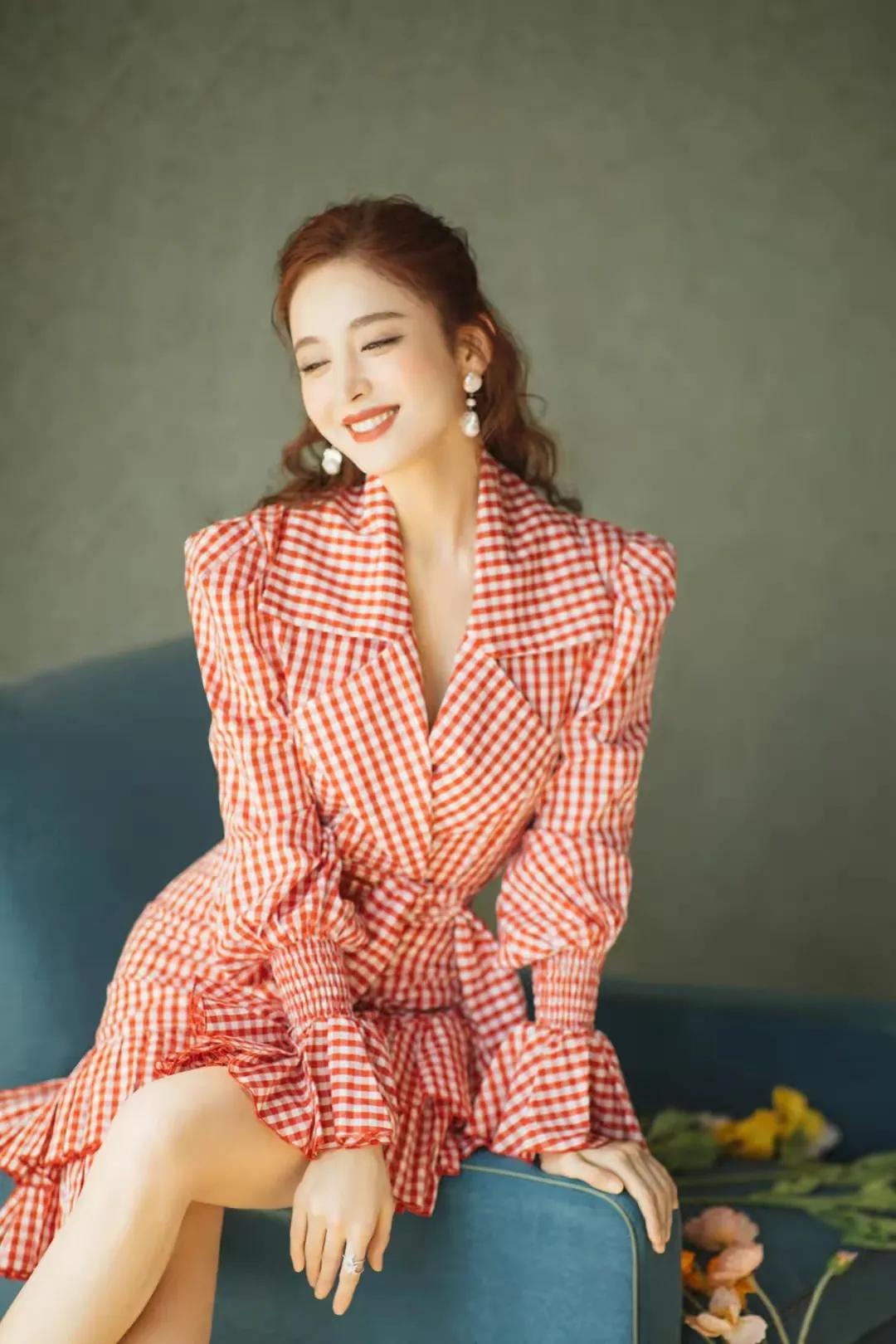 谁说格子套装土气？穿对了时尚大气，穿错了确实土掉渣