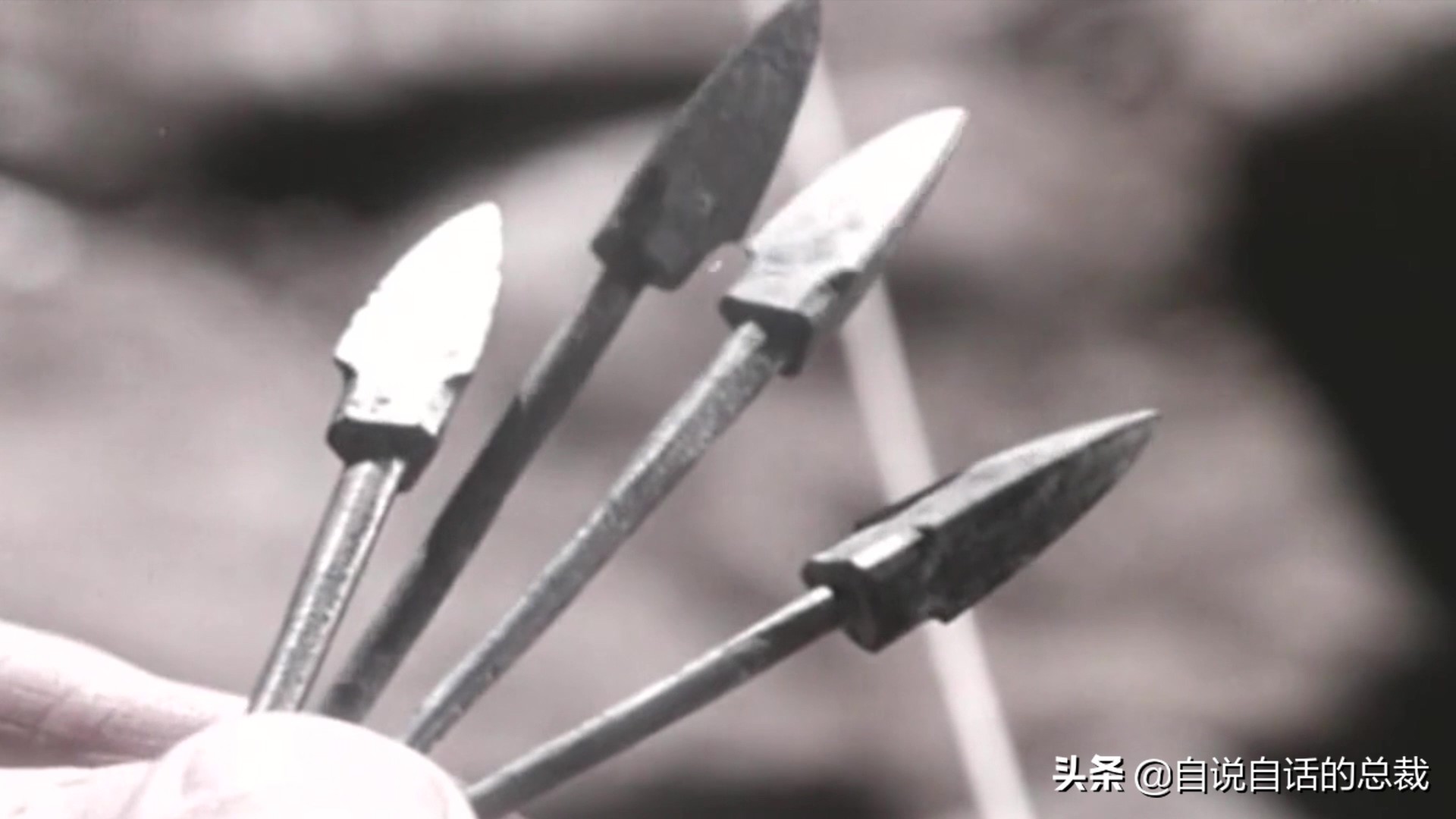 为什么兵马俑会涂装蓝色超导材料？竟然读出不可思议的黑科技故事