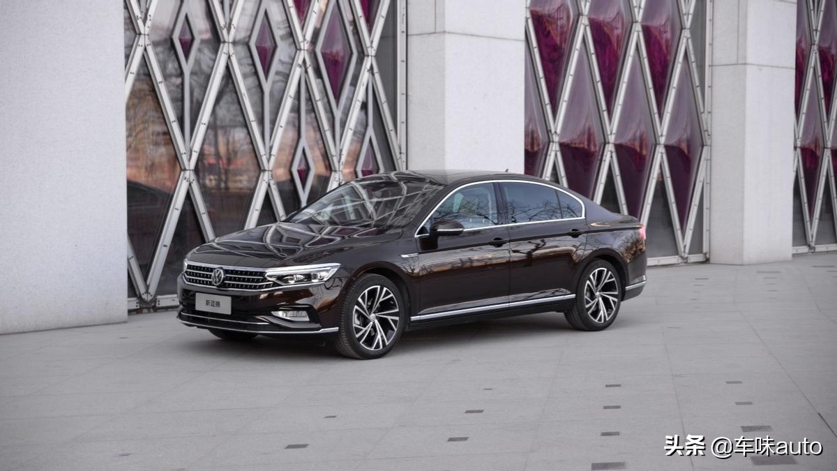 新迈腾渲染图，前脸凌渡化内饰同步高8，尺寸再加长成亮点