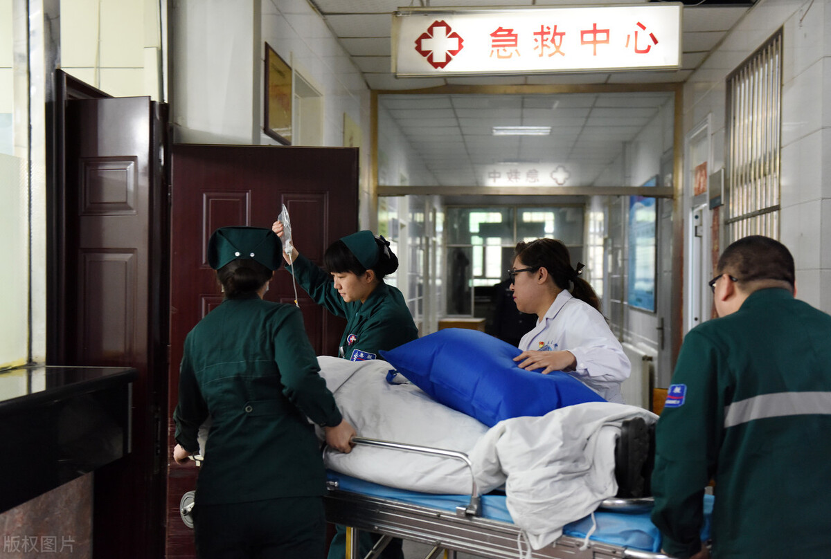 痔疮出血怎么办？医生用自己患病的经历，教你6招远离痔疮