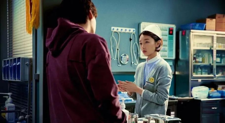 同样是演护士，把朱茵，张柏芝，赵丽颖放在一起，差别就出来了