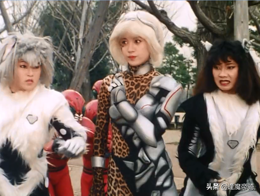 《超新星閃光人》戰力明顯不均衡，主角團靠科技，反派只能靠變異