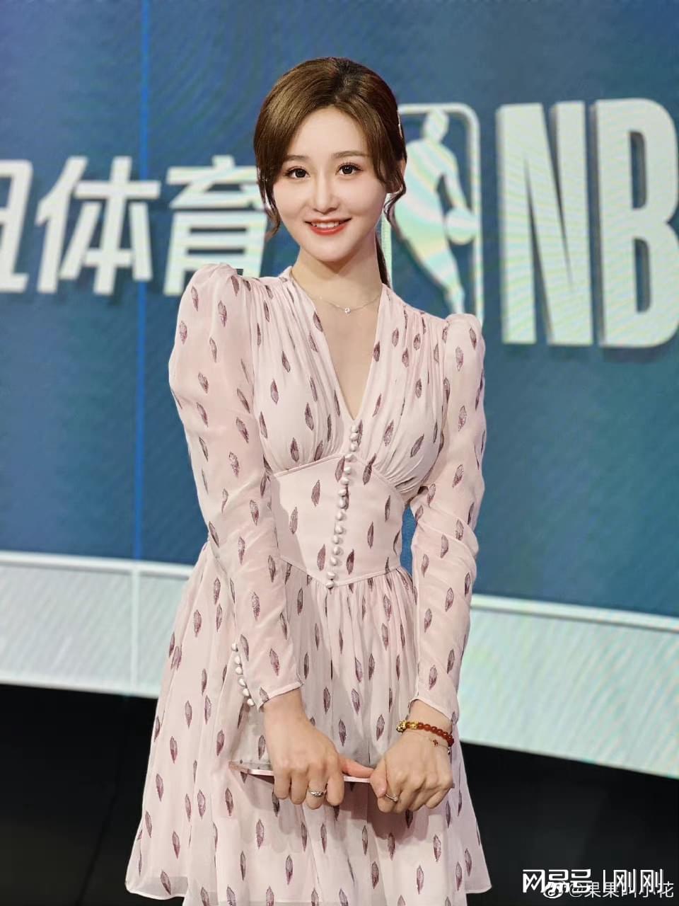 nba果果为什么这么火(NBA美女主播果果)