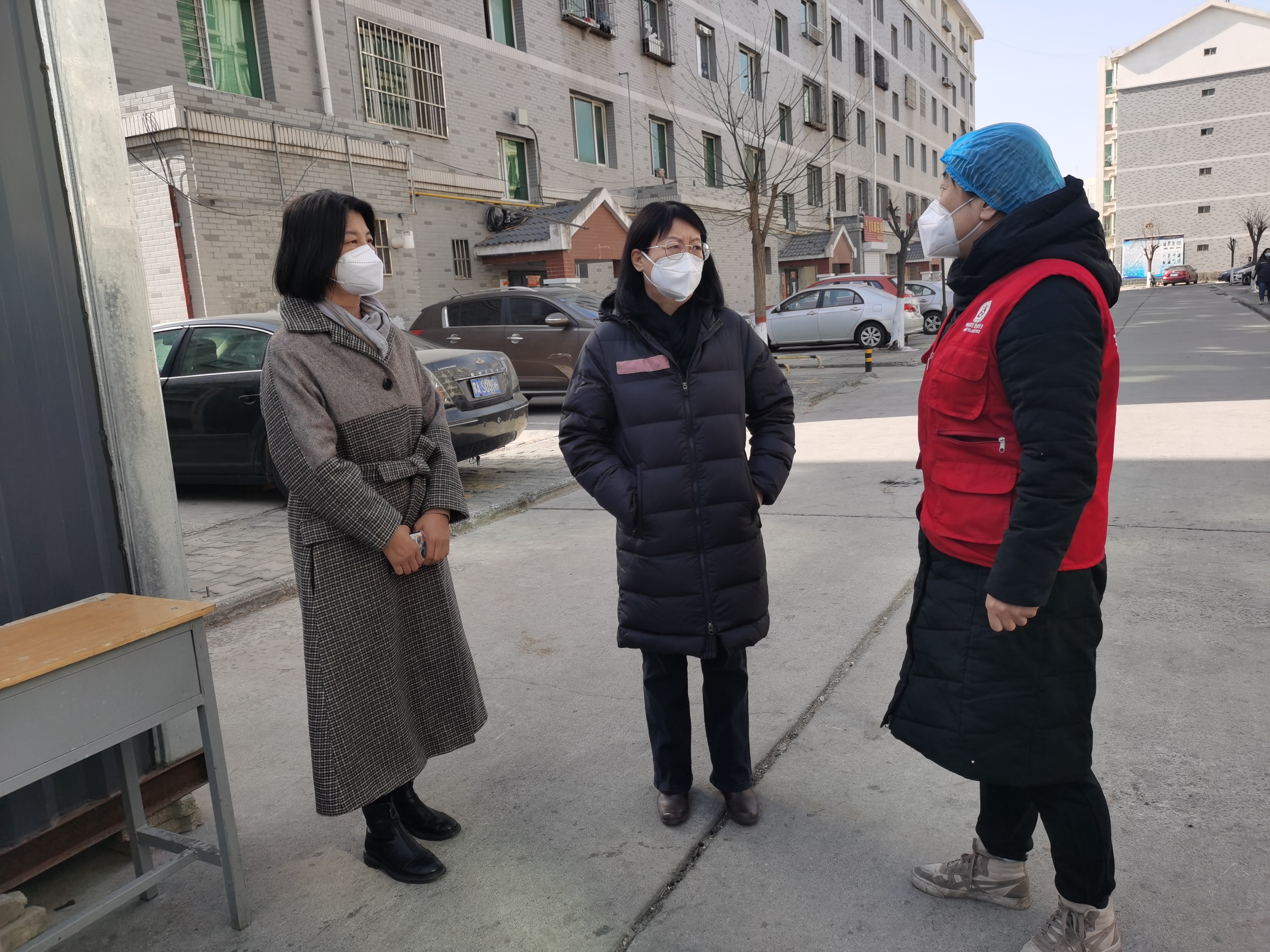 王国华赴包联街道督导封控管控区域解封工作