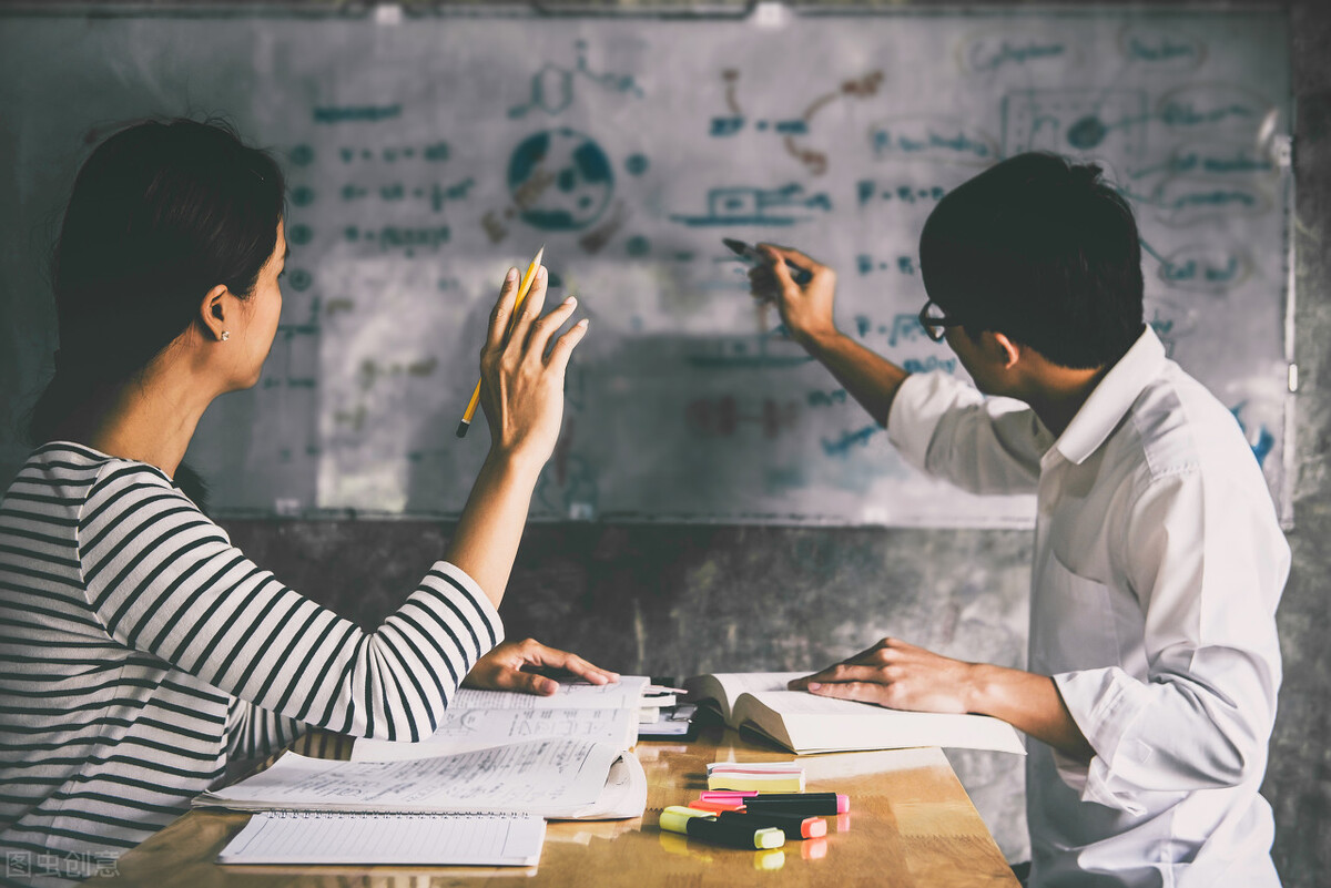 “求学花百万，月挣二千”！这一届留学生归国后没“钱途”了？