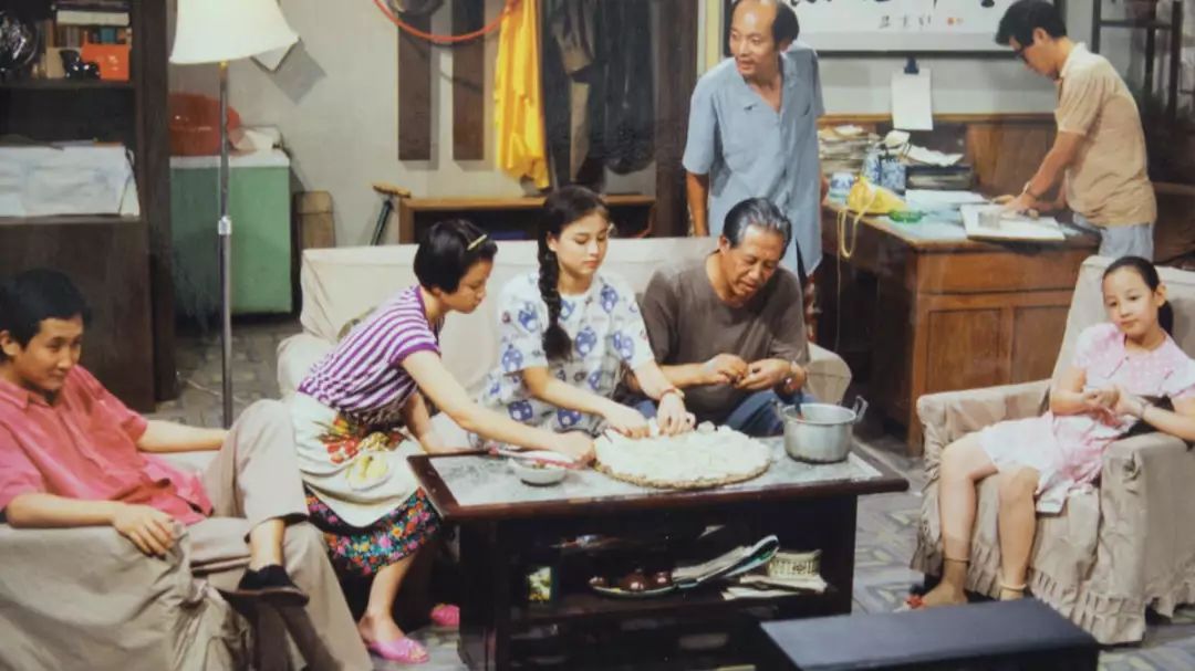 看了让人生气的国产剧：剧情悬浮、穿帮镜头频出、千篇一律的配音