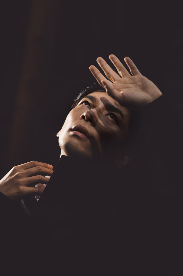 姜明奇《极光》单曲上线 逐光而行获赞乐坛新势力