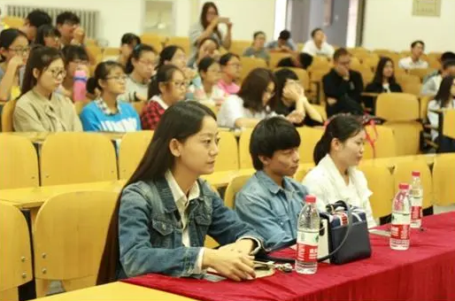 大學生入黨的決定權在這2人手里，與成績無關？大四學姐說出真相