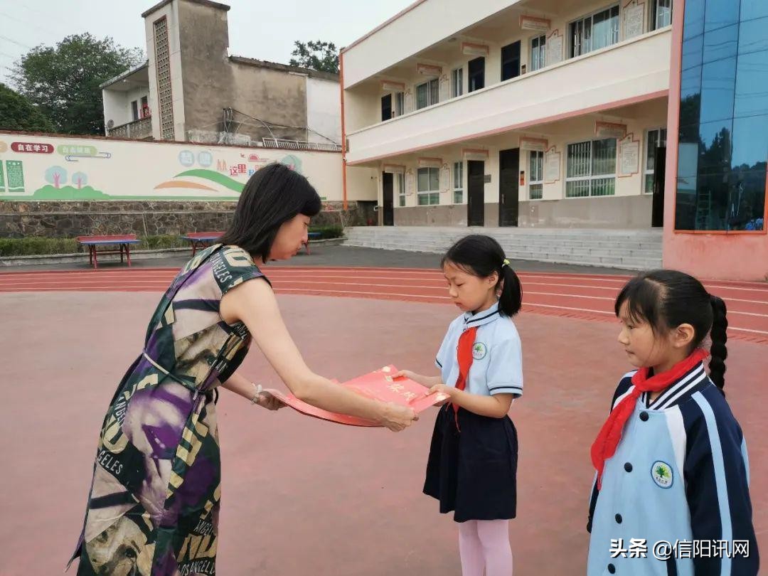 信阳市贤山小学：争当三星文明户(图7)