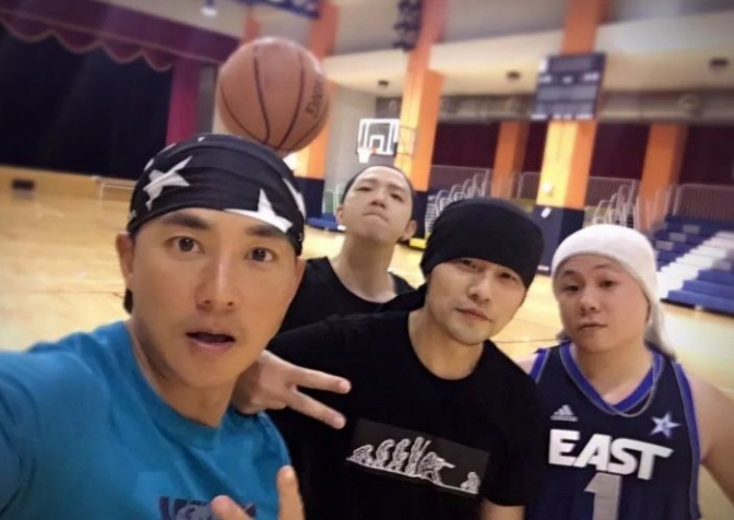 周杰伦（周董）与篮球的不解之缘（谁让他是天王）