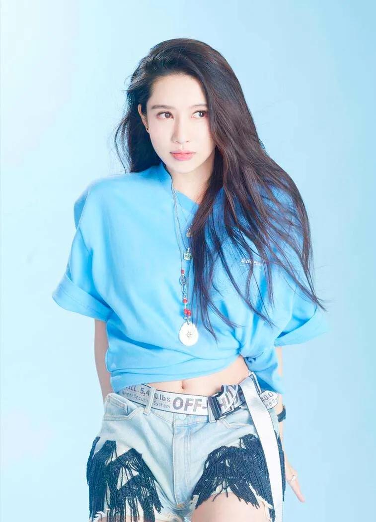 财神客栈玲珑(潘霜霜,我是小舒淇,可以给你一场饕餮盛宴)