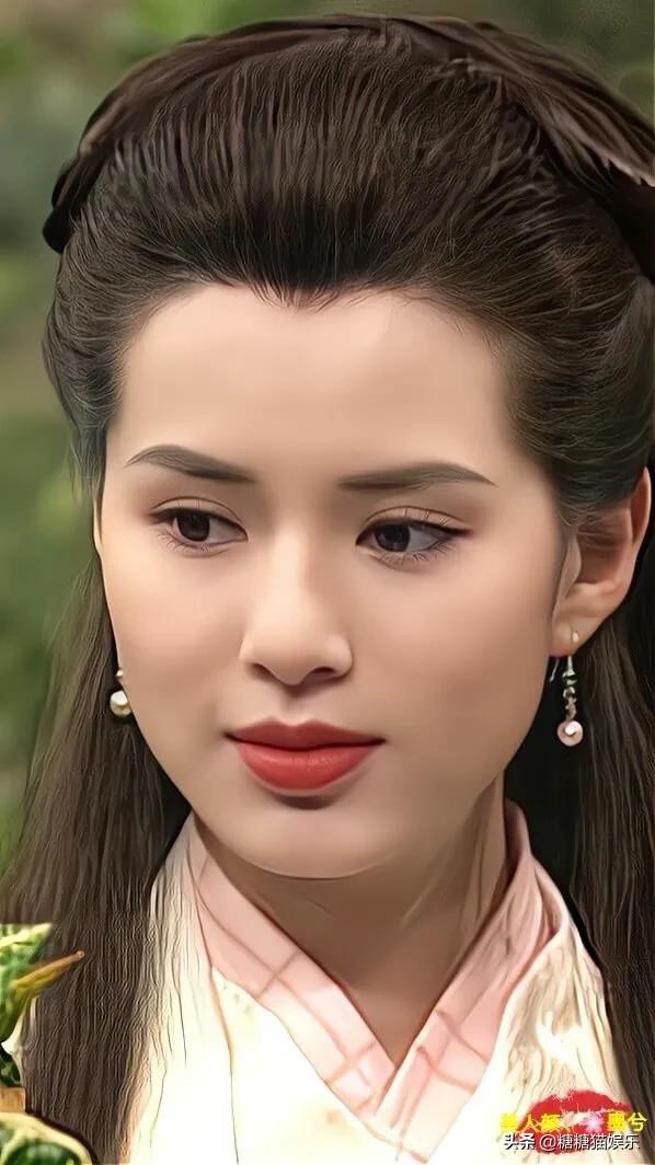 当李若彤遇到刘亦菲时，两大女神，谁的小龙女更美一筹？
