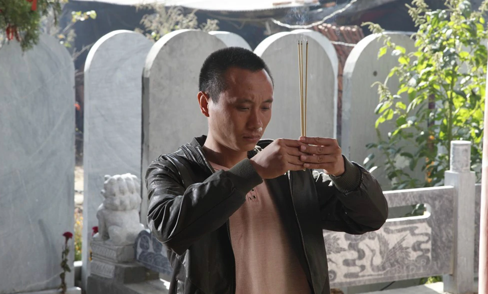 第一部:邵胜杰,霍卫民领衔主演的《心迷宫》