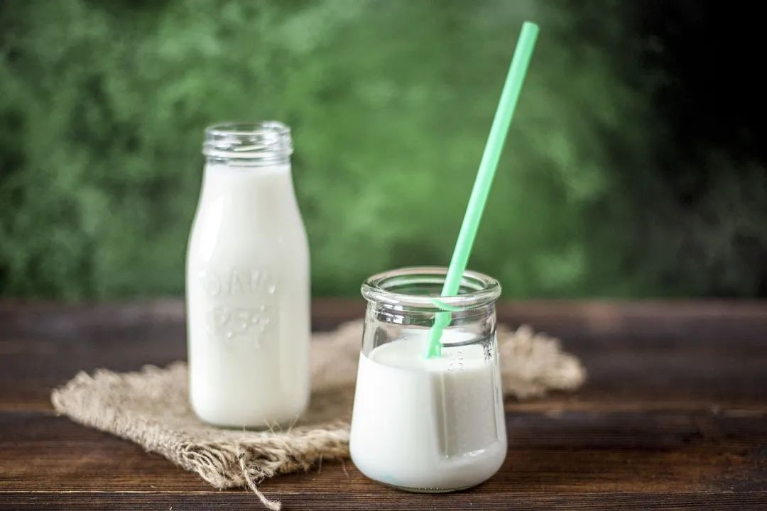 买牛奶要选高钙高蛋白的？其实你一直买错了