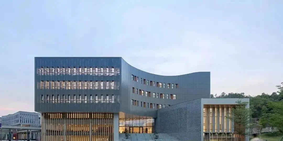 「研究生福利」考研高校最美图书馆！为了电影院拼了