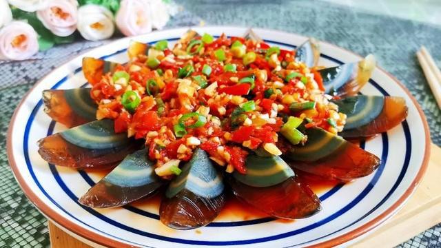 “胆固醇排行榜”公布，鸡蛋黄排最后，榜首是它的5倍左右
