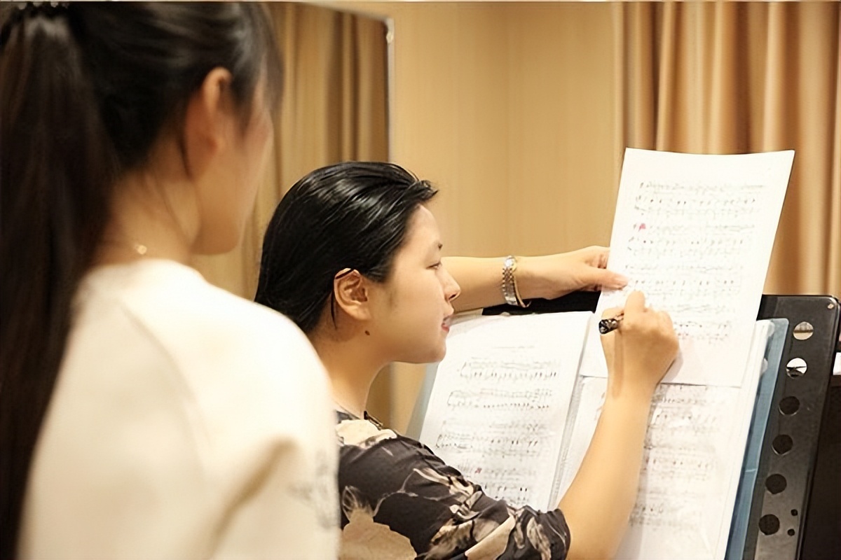 跨专业考研成趋势，跨专业考生到底做哪些准备？跨考生要注意