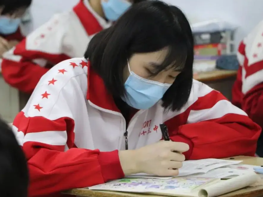 高考超长发挥的黑马，考上名校后咋样了？过来人表示1个字“累”