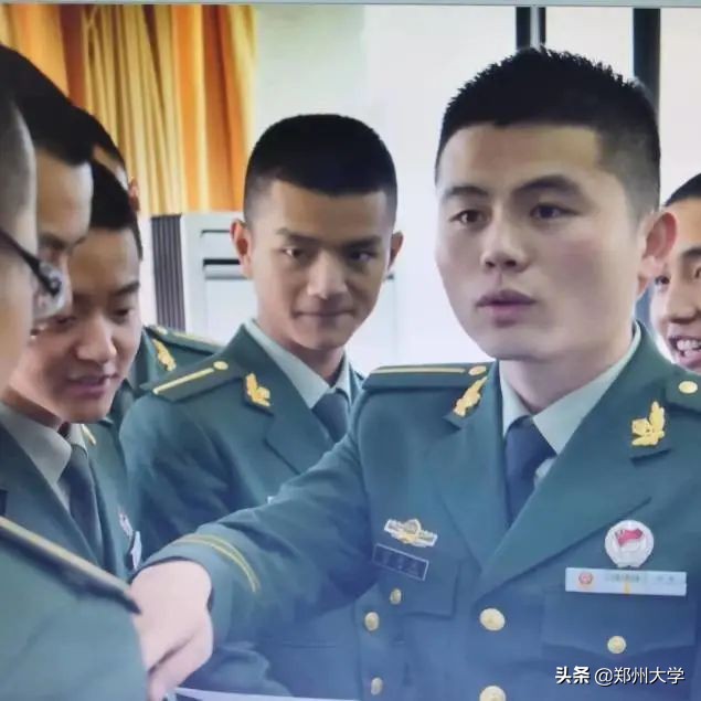 奋斗的迷彩 —— 青春最美丽