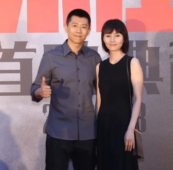 夏雨：与离异父母有隔阂，与高圆圆传绯闻，娶到袁泉三生有幸