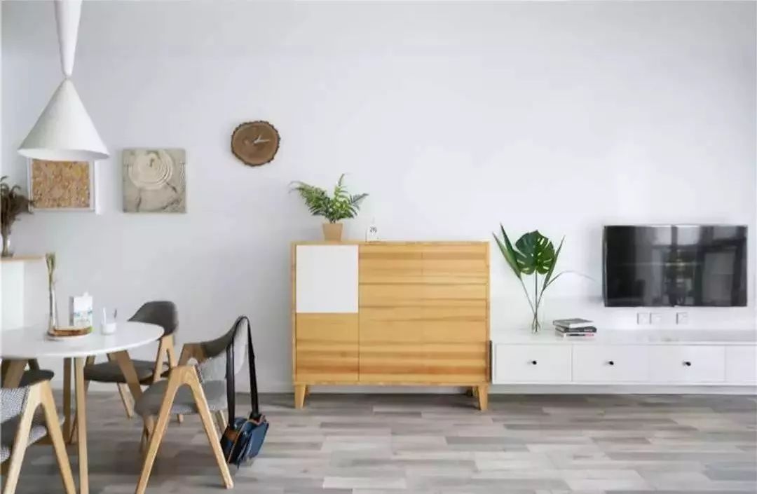 90平两室一厅，独立书房，还有特大阳台，怎么装修的？