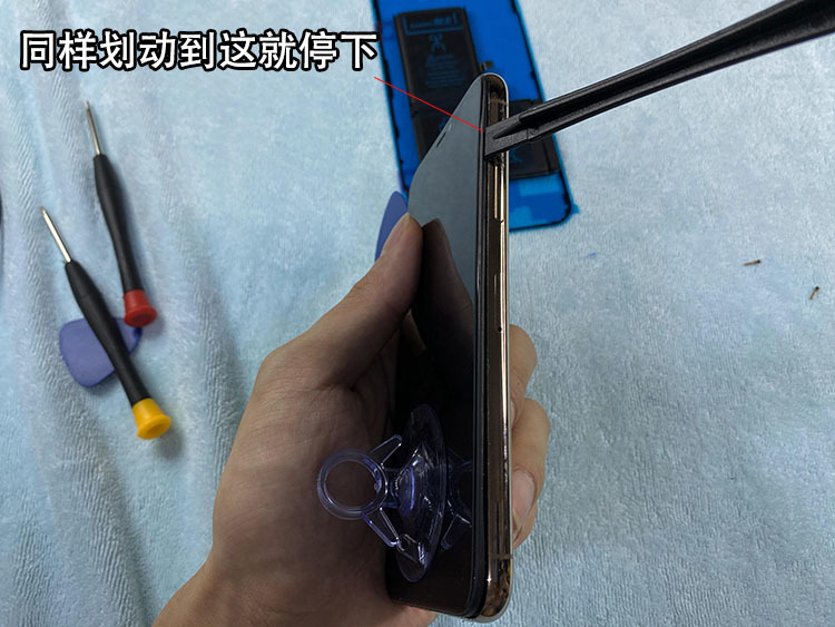 iPhone XS MAX更换大容量电池，续航直接翻倍，看完你也可以自己换