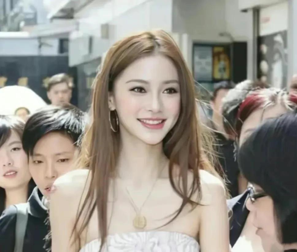 我一个女的都被baby迷住了，怎么能这么好看啊