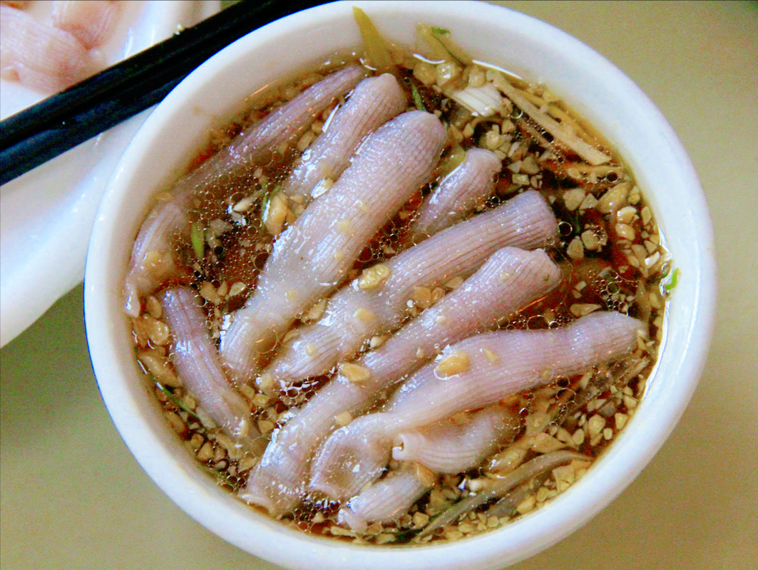 沙虫有一种独特的鲜味,被誉为"天然味精",怎一个"鲜"字了得,食用的