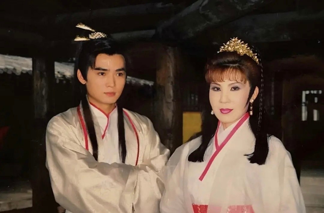 五官不端正就别演古偶了，所谓“玉面小郎君”，还得看这10位明星