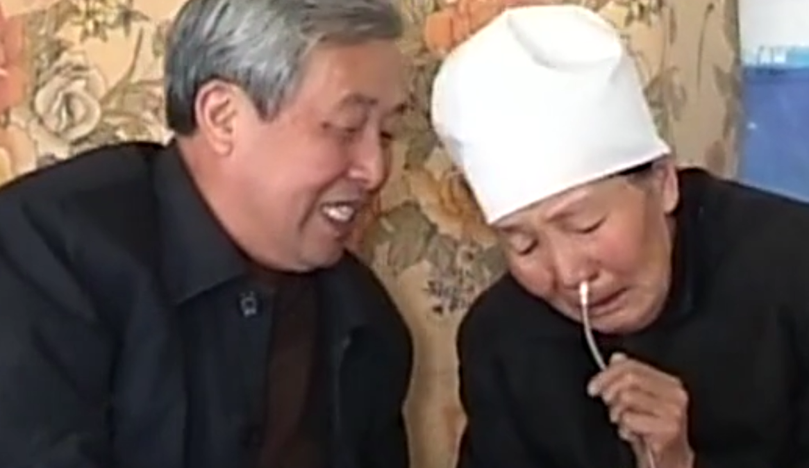 1996年山西一官员逛地摊，花3000元买84张旧纸，打开全是烈士证